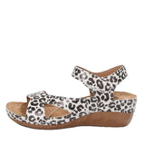 Asia Slope And Thick-Soled Sandals Women's Large-Size With Fish Mouth Magic Stick Beach Cool Drag Large Size Women's