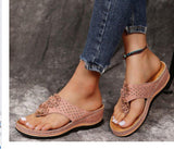 Clip Toe Slippers Women 2025 Summer Flip-Flops Pine Cake Bottom Beach Women Sandals