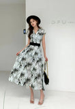 Light Luxury Retro Sleeveless V-Neck Print Dress Women's Summer Waists Thin Temperament Elegant Famous