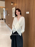 Xixi 2025 Autumn White Label New Temperament Simple V Collar Kinesi Shirt Female Long Sleeve Top Shirt