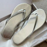 Korean Version Of Simple Silver Flip-Flops Women's Summer Flat Bottom Seaside Holiday Clip Cool Slippers Summer