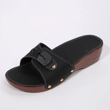 Buckle Type Thick-Bottom Slippers Women Wear Rivets Light Leisure Beach Cool