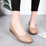 The Autumn Of 2025, The New Women's Single Shoe Slope And Comfortable Pointed Bean Shoes In The Heel Of The Working Mother's