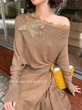 Xixi 2025 Autumn New White Standard Loose Long-Sleeved Flowers Knitted Woolen Women