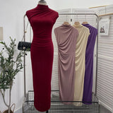 Unique Dress With Thin Folds And Hips High-Collar After The Opening Of The Fork Dress