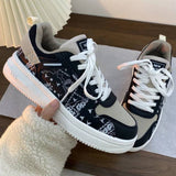 Vintage College Sneakers-Outfit