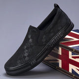 Summer New Men's Flying Weaving Fabric Breathable Soft Soles Pedaling Feet Casual Men's