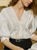Retro White Lace Short-Sleeved Shirt Women Casual Niche Lotus Edge V-Neck Bubble
