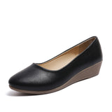 The Autumn Of 2025, The New Women's Single Shoe Slope And Comfortable Pointed Bean Shoes In The Heel Of The Working Mother's