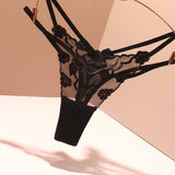 Sexy Embroidery Lady T-Word T-Tants Lace Transparent Hollow Seduction Hot Red Life Year