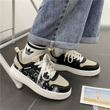 Vintage College Sneakers-Outfit