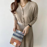 Chic Style French Small Autumn And Winter Thin V-Neck Knitting Big Swing With Bottom 100 Fold Dress