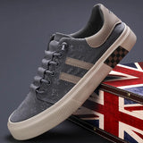The Autumn Of 2025, The New Men's Shoes Trend Fashion Casual Men's Canvas Shoes Breathable Low-Top Lace