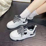 Winter New Velvet Explosion Of Women's Chic Shoes With Sports Board Shoes Thick-Soled Small White Shoes