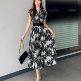 Light Luxury Retro Sleeveless V-Neck Print Dress Women's Summer Waists Thin Temperament Elegant Famous
