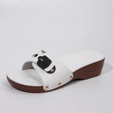 Buckle Type Thick-Bottom Slippers Women Wear Rivets Light Leisure Beach Cool