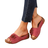 Women's Shoes Sliders In The Summer Of 2025 Women Wearing Slopes And Flowers Slippers Women's Sandals Beach