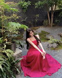 Zingj / Summer 2023 Berry Red Vacation Pleated Sleeveless Atmosphere Temperament Elegant Waist Sling Long