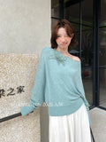 Xixi 2025 Autumn New White Standard Loose Long-Sleeved Flowers Knitted Woolen Women