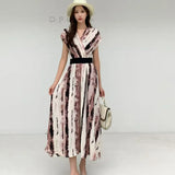 Light Luxury Retro Sleeveless V-Neck Print Dress Women's Summer Waists Thin Temperament Elegant Famous