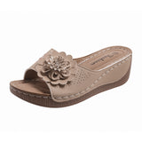 Slopes And Slippers Women 2025 Summer New Hollow Explosion Sandals Women Lightly Wear