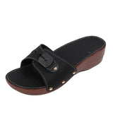 Buckle Type Thick-Bottom Slippers Women Wear Rivets Light Leisure Beach Cool