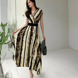 Light Luxury Retro Sleeveless V-Neck Print Dress Women's Summer Waists Thin Temperament Elegant Famous