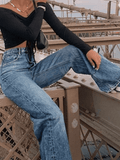 Light Washed Boyfriend Jeans-Outfit