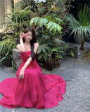 Zingj / Summer 2023 Berry Red Vacation Pleated Sleeveless Atmosphere Temperament Elegant Waist Sling Long
