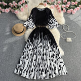 Zingj Ripe Wind Retro Temperament Three House Wrinkled A-Word Pleated Waist Show Thin Print Sleeve Round Collar To Receive Five Points Dress