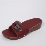 Buckle Type Thick-Bottom Slippers Women Wear Rivets Light Leisure Beach Cool
