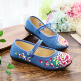 Zingj Shoes Injection Plastic Soft Sole Large Size Fat Feet Mother Shoes Women Embroidered Cloth Shoes Single Shoes Spring / Summer