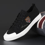 Canvas Shoes Men's Umbrella Cloth Ice Silk Breathable Cloth Shoes Low Help With Soft Embroidery Trend Casual Board Shoes