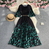 Zingj Ripe Wind Retro Temperament Three House Wrinkled A-Word Pleated Waist Show Thin Print Sleeve Round Collar To Receive Five Points Dress