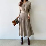 Chic Style French Small Autumn And Winter Thin V-Neck Knitting Big Swing With Bottom 100 Fold Dress