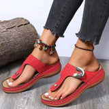 Slippers Women 2025 Spring And Summer New Fashion Slopes And Flip-Flops Wearing Beach Slippers