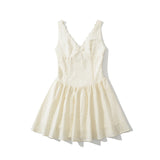 New 2025 Lace Back Tight Solid Color Fluffy Fold V-Necked Dress Dress Dress Dress