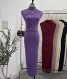 Unique Dress With Thin Folds And Hips High-Collar After The Opening Of The Fork Dress