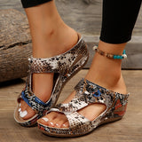 Slopes And Slippers Women 2025 Fashion Casual Sandals Women Hollow Light Outer Sandals Women Wearing
