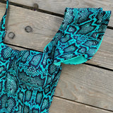 2025 New One-Body Swimsuit Women's Shoulder Double-Layered Lotus Edge Hard Bag Bra Smear Bra Wear