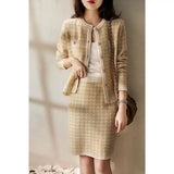 And Autumn 2025 New Light Social Atmosphere Human Walking Small Fragrance Imitation Wool Wool Wool Knitted Soft