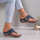 Flip Slippers Women Wear New Summer Fashion Casual Slope Heel Thick-Soled Beach Shoes