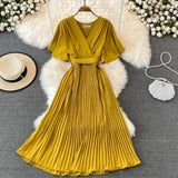 New V-Neck Short-Sleeved Dress Over Knee-Repaired Lady's Waist Tie Mid-Slap